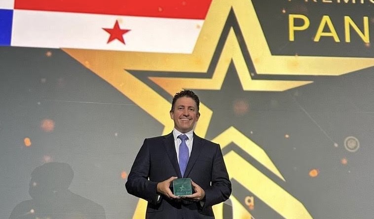 MetroBank recibe reconocimiento de Oro en los premios País de Fintech Americas 2024 