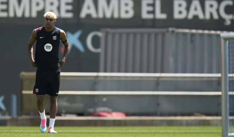 Lamine Yamal amplía su contrato con el Barcelona hasta 2031 