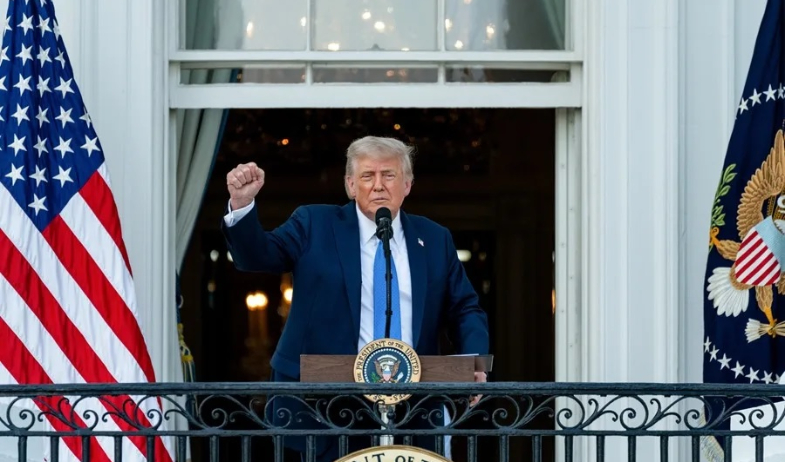Trump prohíbe la entrada a EE.UU. de nacionales de doce países y limita la de otros siete 