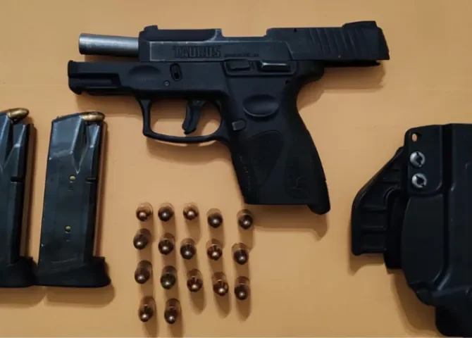  Dos detenidos y tres armas de fuego incautadas en operativos policiales en Colón 