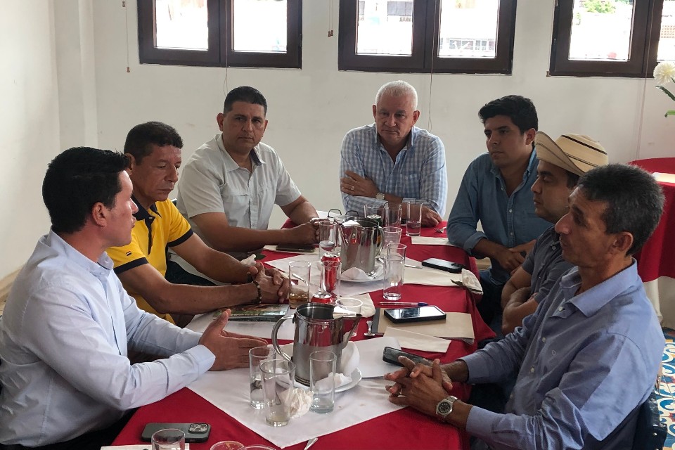 Alcaldes santeños pedirán soluciones a temas como basura y agua; velarán por el desarrollo turístico y económico de la región 
