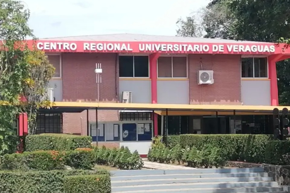 Suspenden clases en CRU de Veraguas; autoridades lamentan el asesinato de uno de sus alumnos 
