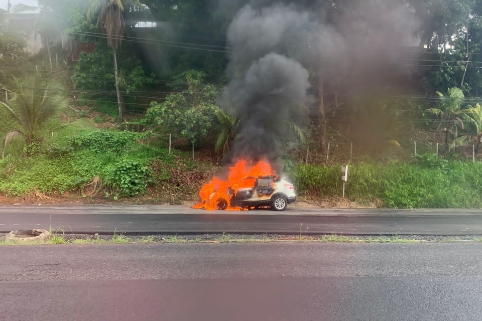 ¡Tremendo susto! Reportan el incendio de un vehículo en Cativá 
