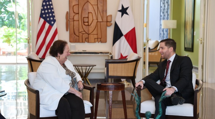 Embajadora de EE.UU. elogia iniciativas de Mayer Mizrachi para mejorar la ciudad de Panamá 