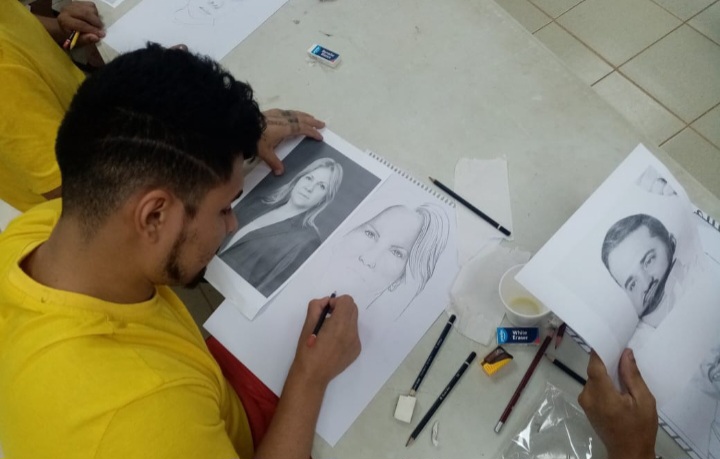 Privado de libertad logra perfeccionar su técnica de pintura en concurso de dibujo en Chiriquí 