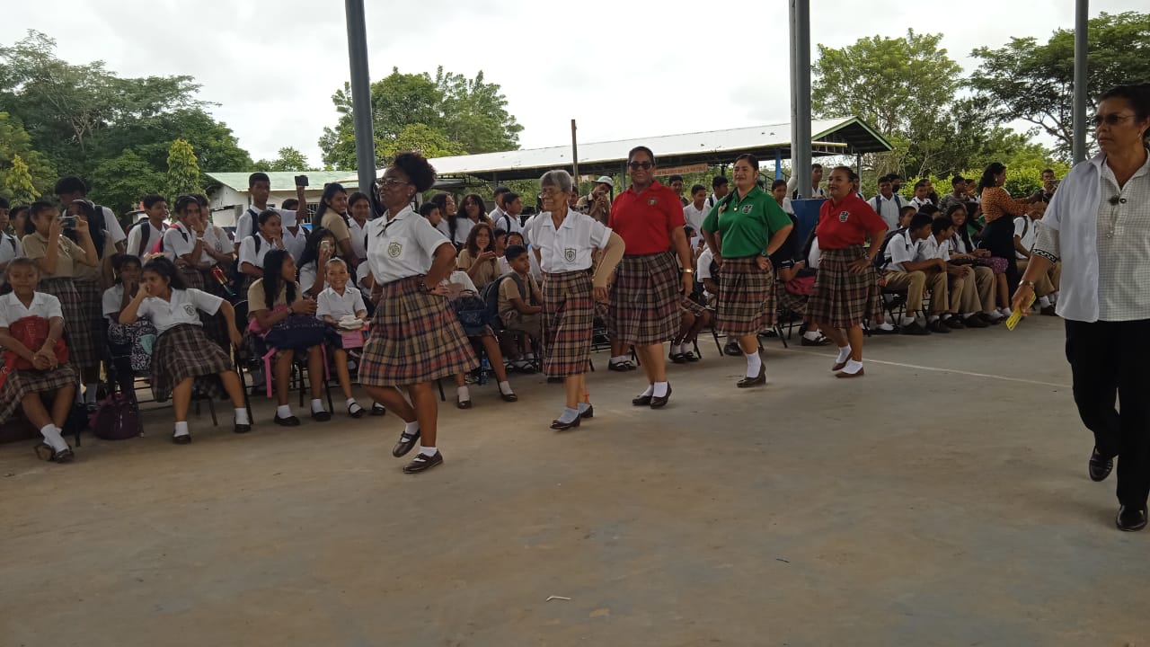 Modelaje, canto y desfile; el homenaje cultural del IPT de Capira en el Día del Estudiante 