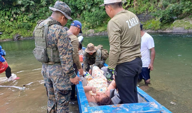 Servicio Nacional de Fronteras rescata a migrante herida en Darién 