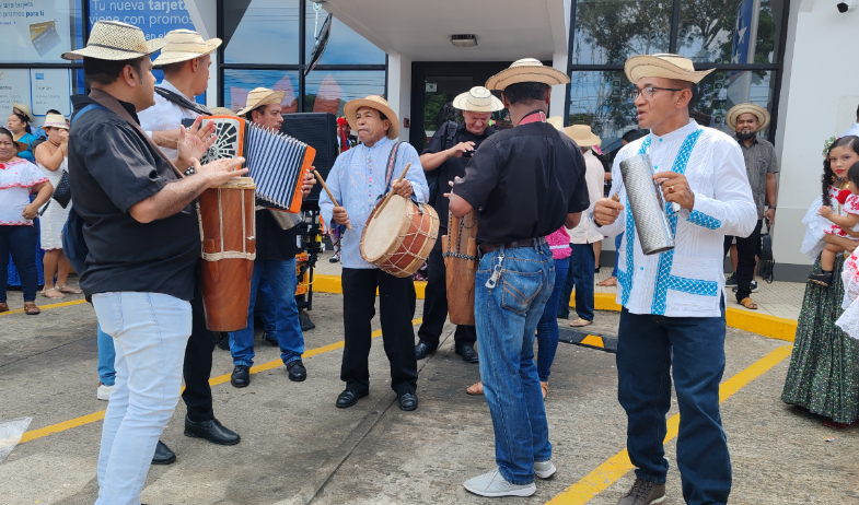 La Chorrera celebra el Primer Grito de Independencia con desfile de carretas 