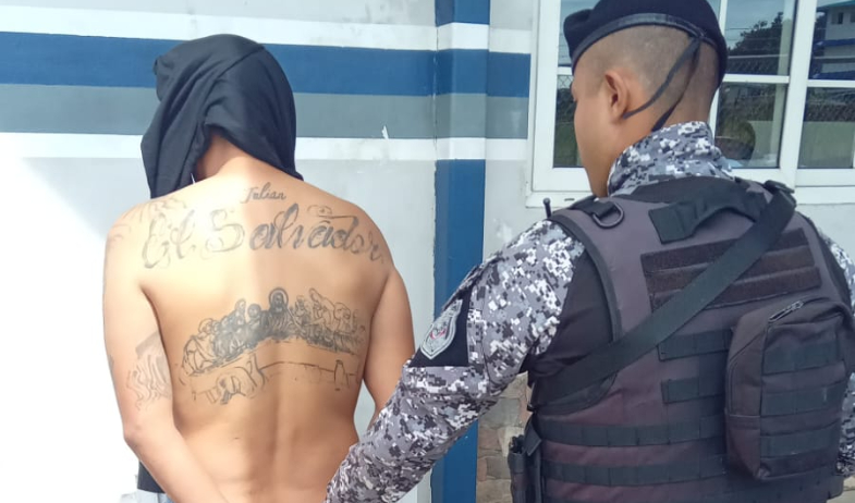 Detienen a hombre presuntamente perteneciente a la pandilla 'Mara Salvatrucha' (MS-13)  