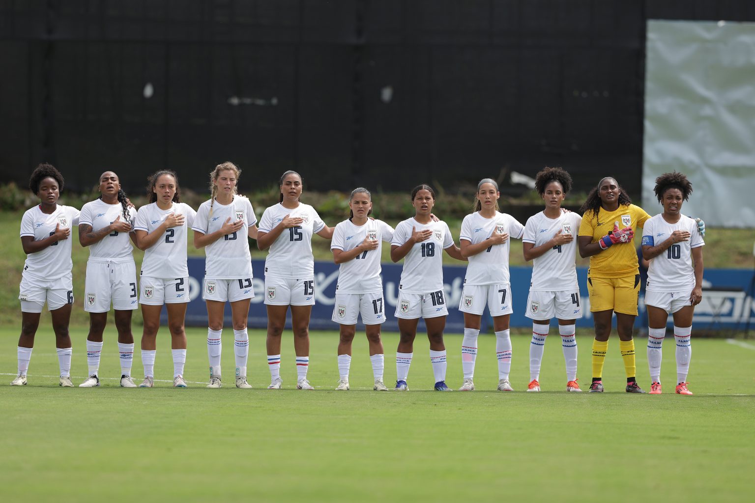 Panamá femenina entrena aspectos físicos 