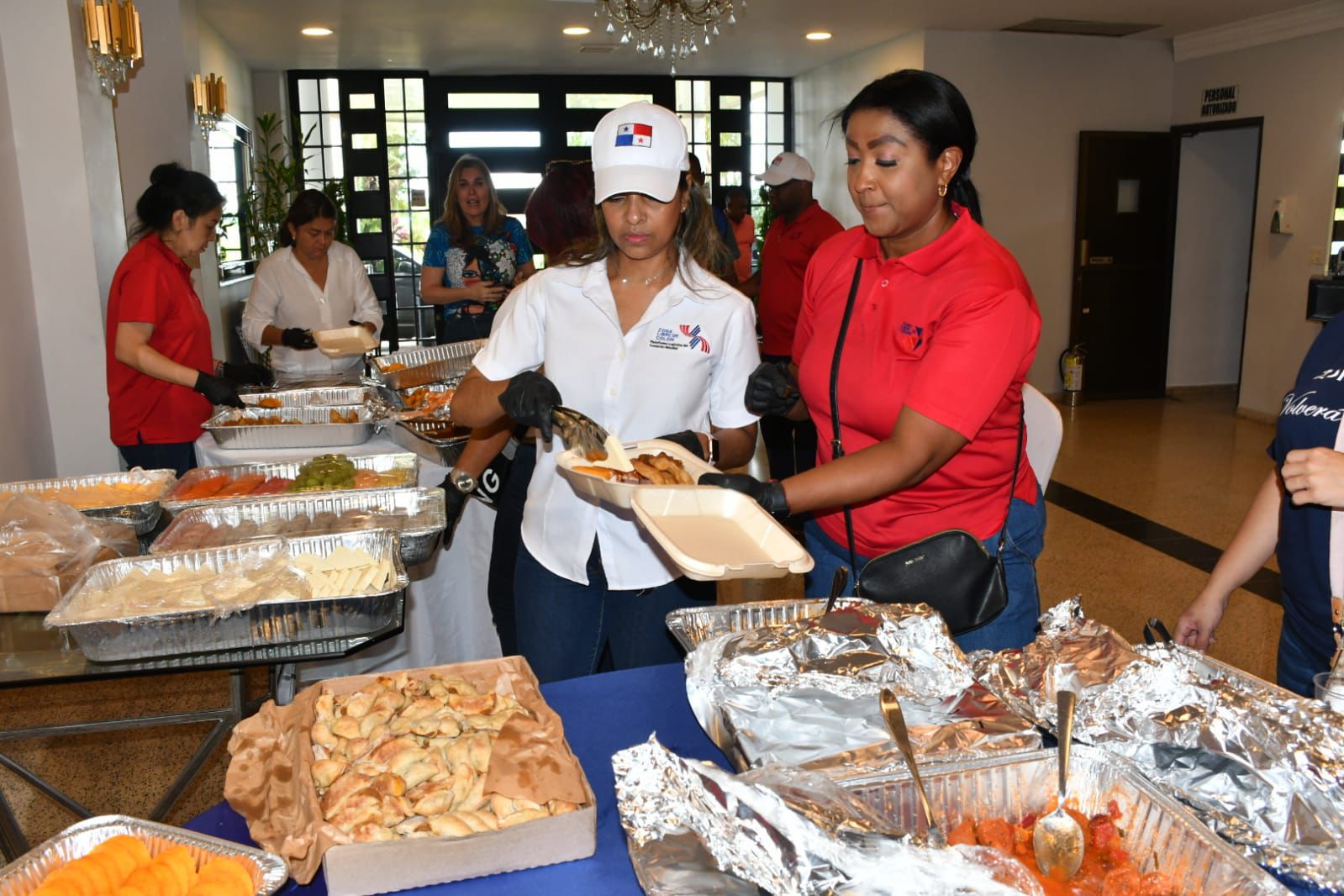 Zona Libre de Colón dona la comida que era para el 5 de noviembre en Colón 