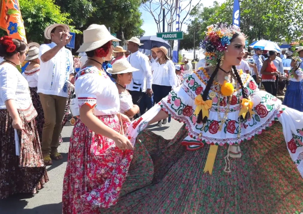 ¡Atentos! Abren inscripciones para el Desfile de las Mil Polleras  