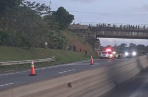 Joven pierde el control de su bicicleta y cae de un puente en Nueva Providencia; lamentablemente falleció 