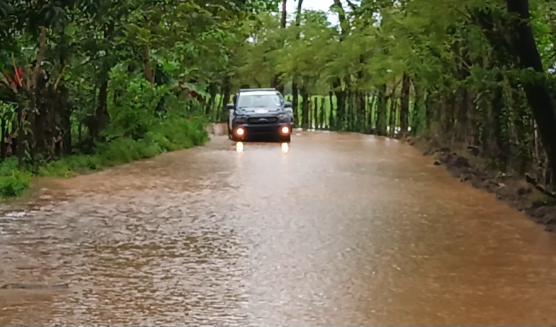 Inundación en Veraguas: familias trasladadas a albergue tras desbordamiento del río Quebro 