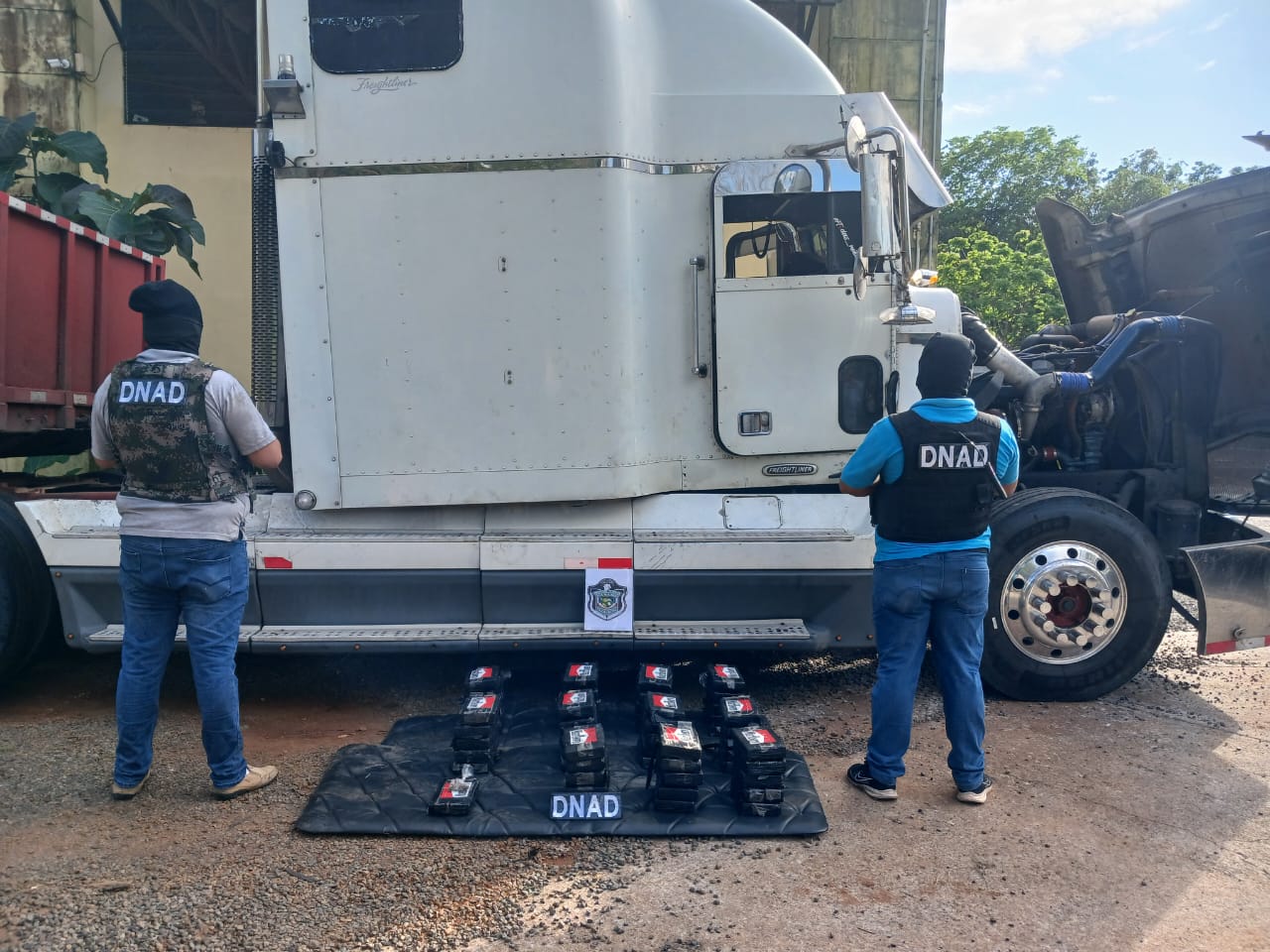 Aprehenden a ciudadano tico con 56 paquetes de presunta droga en Guabalá 