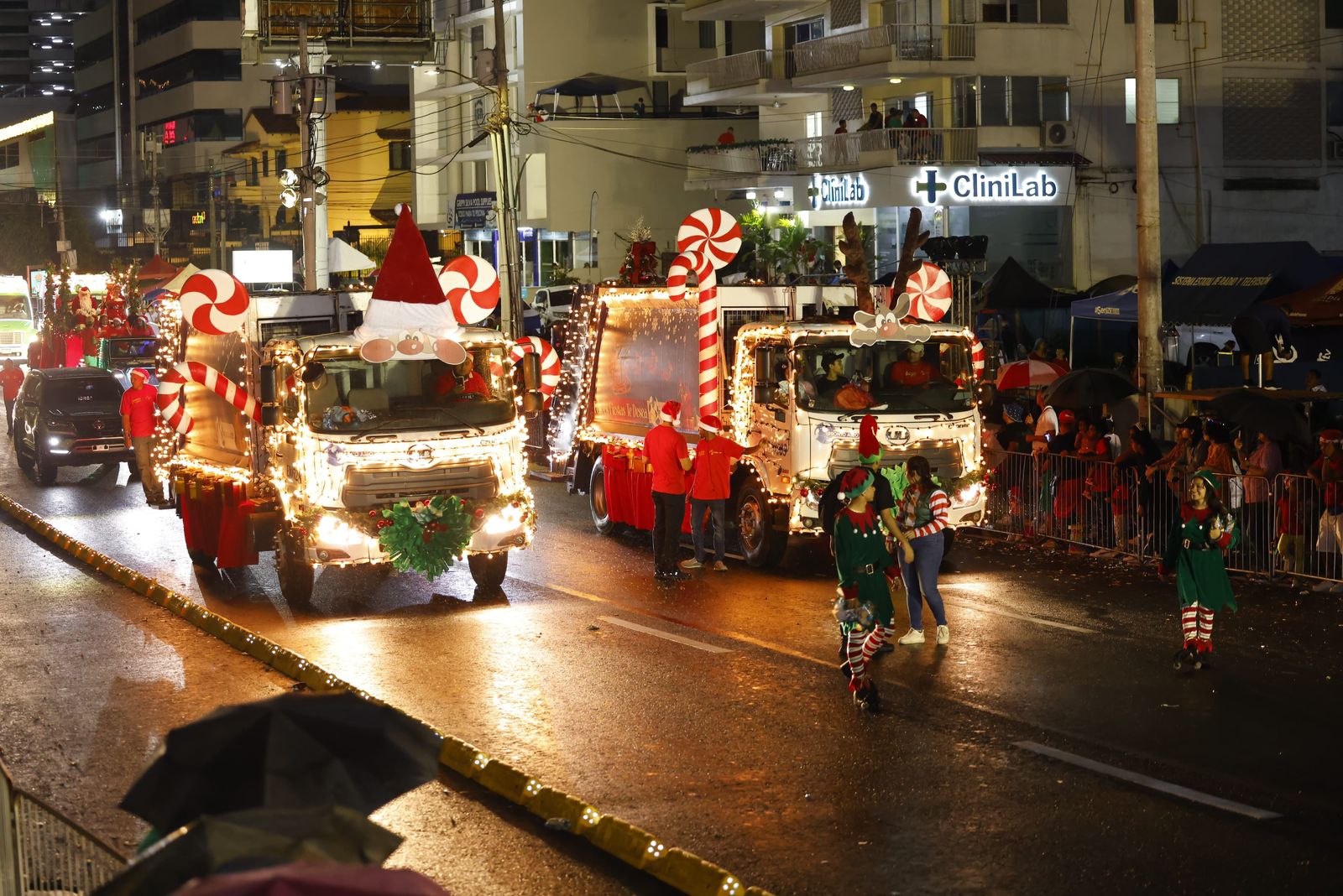 Más de 200 mil personas asistieron al Desfile de la Ciudad de las Estrellas 