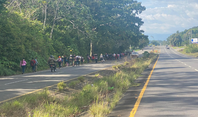 Senafront restablece el orden público en la frontera tico-panameña y retorna caravana de migrantes 