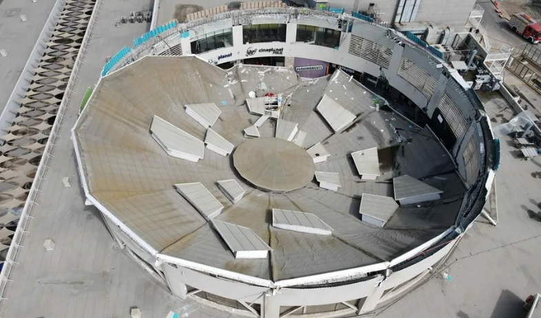 Centro comercial en Perú cuyo techo se desplomó y mató a seis personas era 'bomba de tiempo' 