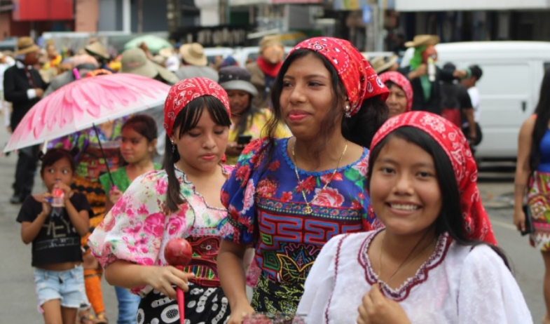  16 de fenbrero en Arraiján, primer Desfile de las Mil Molas 