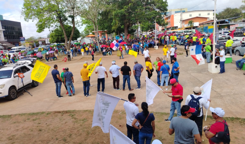 Docentes se concentran  en el Parque Libertador en Panamá Oeste  