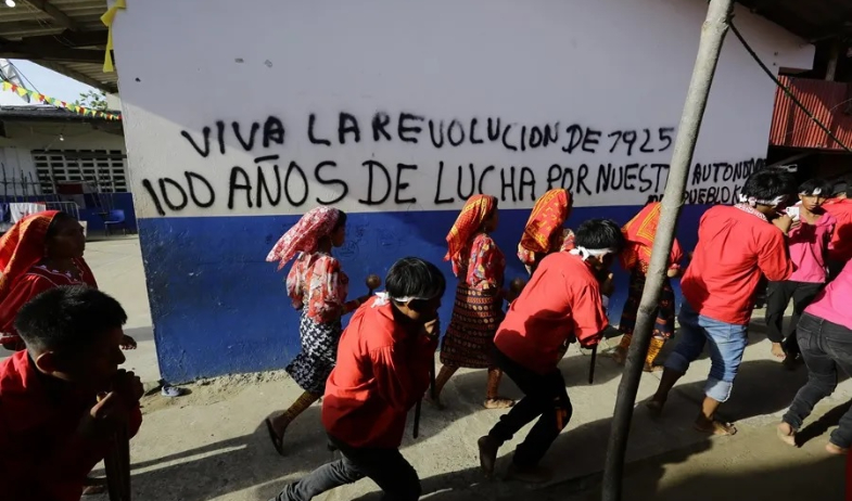 Los indígenas gunas continúan la lucha por su identidad tras cien años de su revolución 