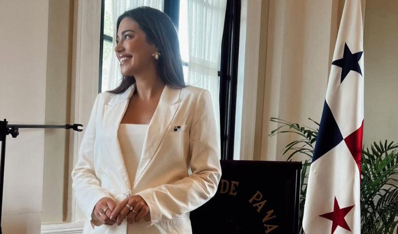 ¡Con su cédula en mano y el alma llena! Sonia Marí Andrés recibe la nacionalidad panameña 