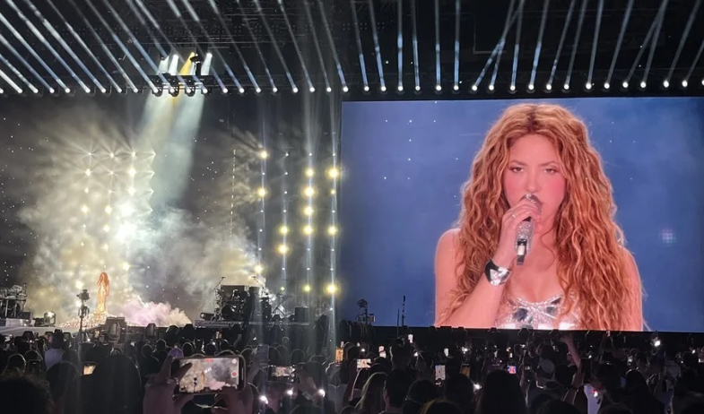 Investigan una posible exposición masiva a sarampión en el concierto de Shakira en Estados Unidos 