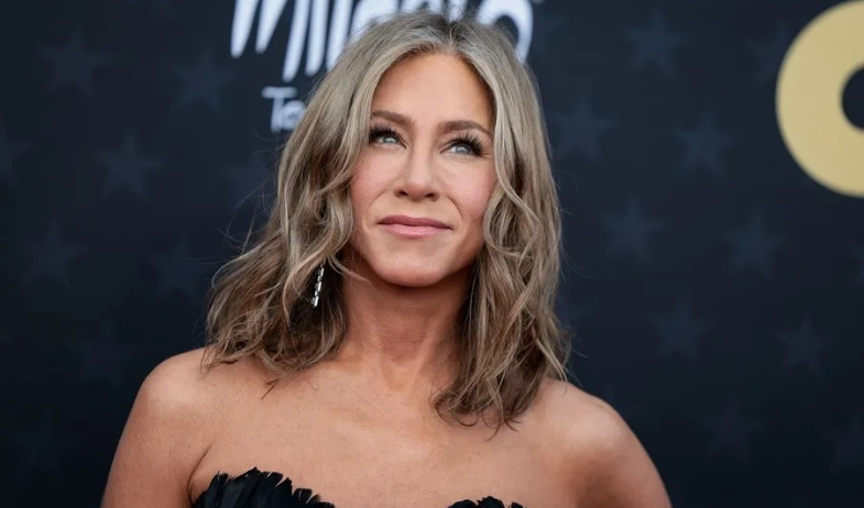 Detienen a un hombre tras atravesar con su coche la puerta de una casa de Jennifer Aniston 