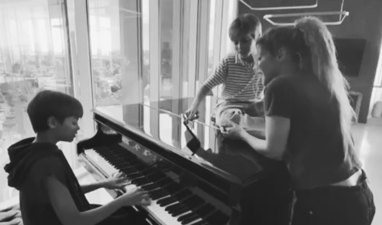Hijos de Shakira y Piqué debutan en la música con el tema 'The One' 