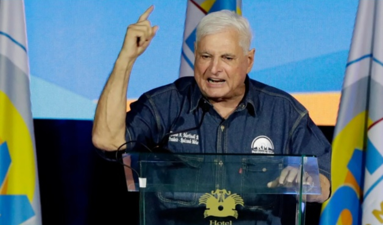 Colombia concede asilo al expresidente panameño Ricardo Martinelli 