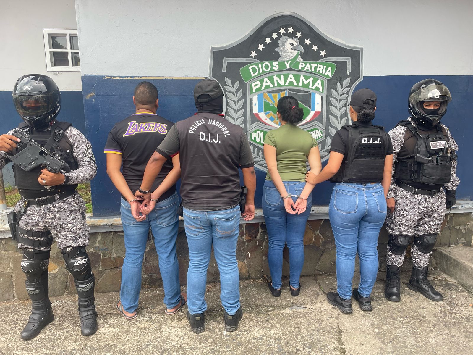 Cae 'Mamba Negra', seducía a hombres por Internet para robarles en complicidad de su pareja sentimental 