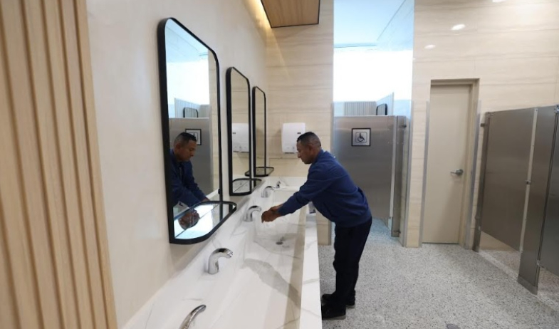 Aeropuerto de Tocumen moderniza baños de la Terminal 1 con enfoque en tecnología, accesibilidad y cultura 