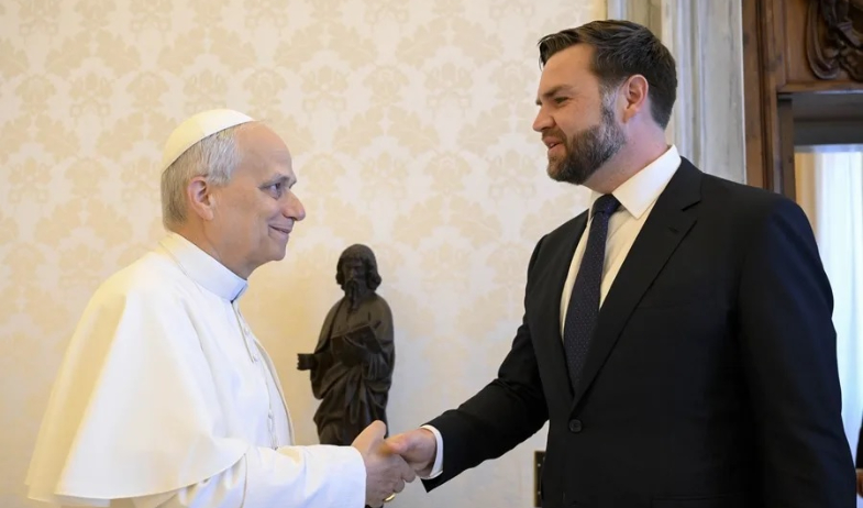El papa León XIV y Vance hablan de negociaciones de paz en zonas de conflicto 