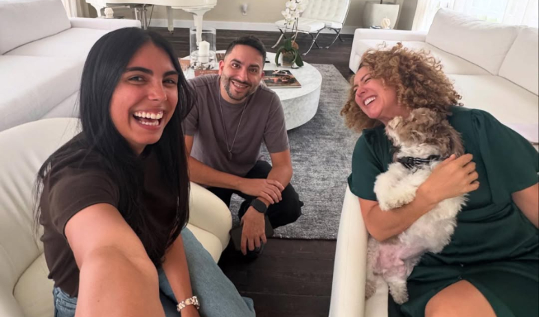 ¡Entre lágrimas y gratitud! Liz Grimaldo celebra un momento inolvidable en su carrera 