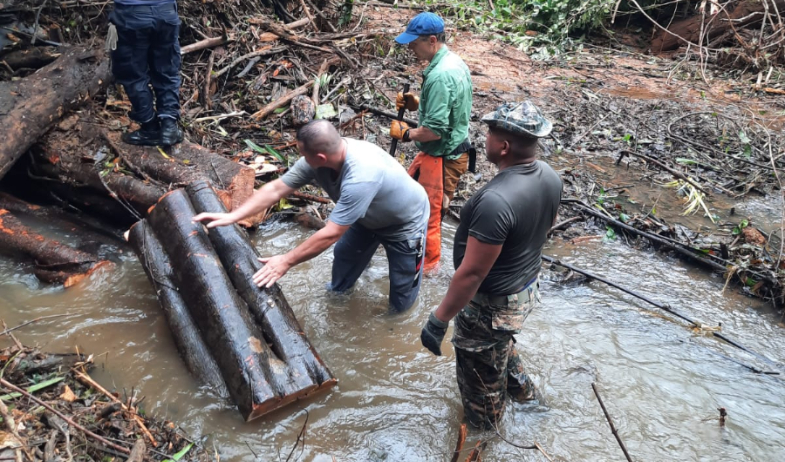 Crecida repentina de quebrada Juan Grande inhabilita puente y obliga cierre temporal del Camino del Oleoducto 
