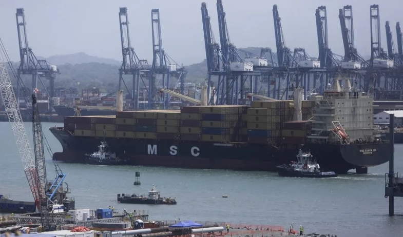 'Buque que transita, paga': el Canal de Panamá ante el pedido de paso gratis de EE.UU. 