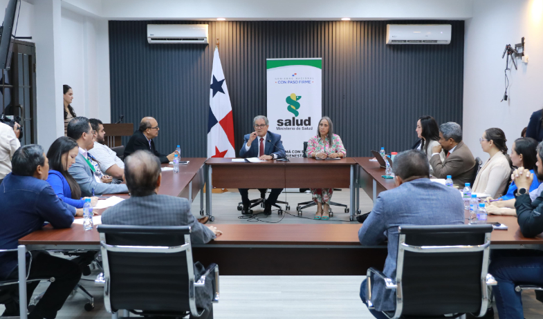 Minsa y representantes de las universidades se reúnen para establecer una solución para evitar la contaminación en los ríos en Azuero 