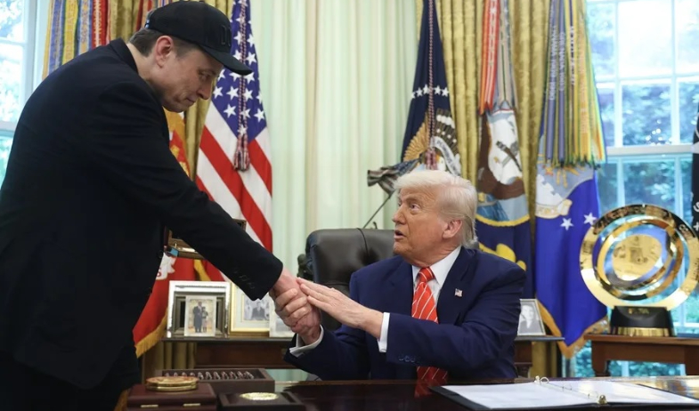 Trump dice que Musk 'perdió la cabeza' y que por ahora no está interesado en un diálogo 
