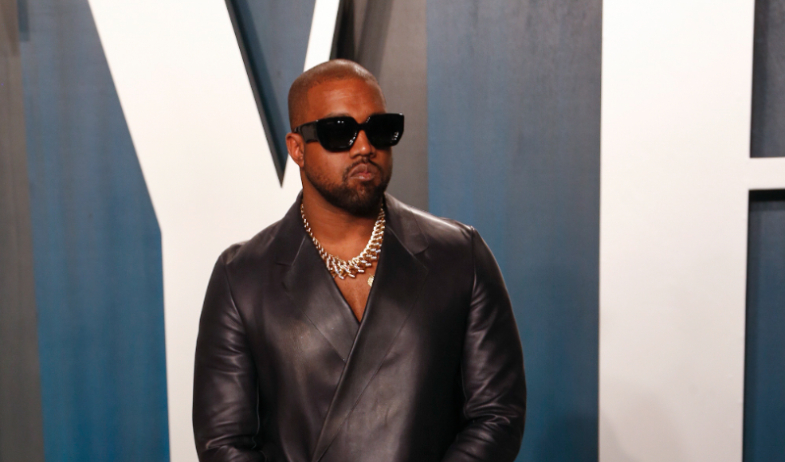 Exasistente de Kanye West lo denuncia por agresión sexual y manipulación laboral 