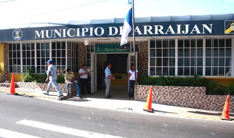 Municipio de Arraiján recupera microbús hurtado en el gimnasio Régulo Sánchez 