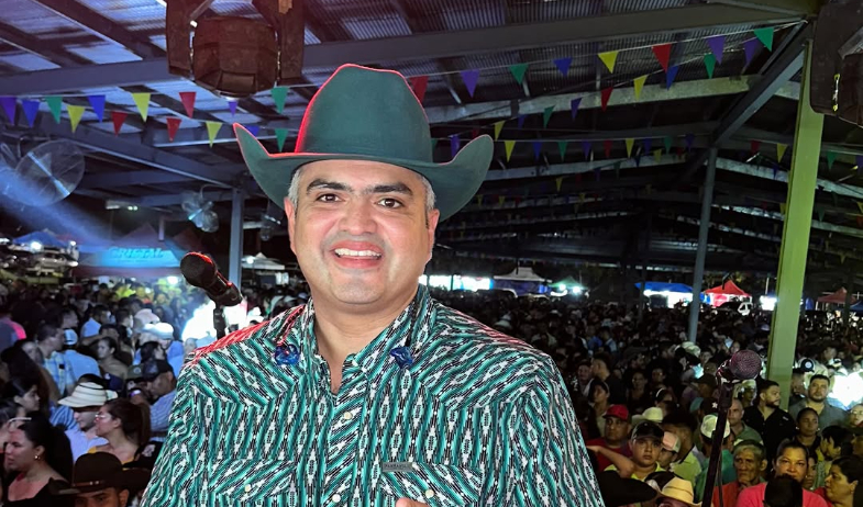¡Se le metieron al bus! Jhonathan Chávez denuncia robo de equipo y material inédito en Chiriquí 