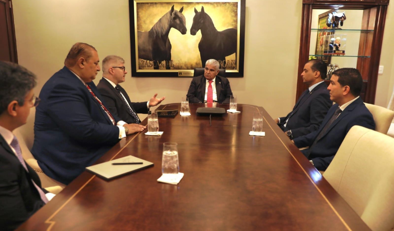 Mulino comparte con el Secretario General de OACI sus planes para modernizar la aviación civil 