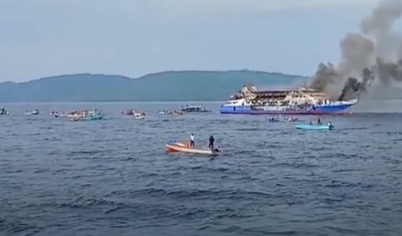 Al menos 5 muertos tras un incendio en el barco de pasajeros ‘KM Barcelona’ en Indonesia 