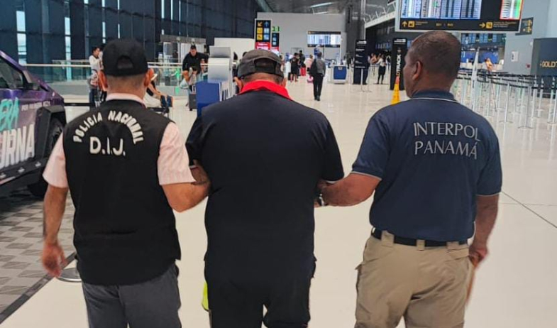 Interpol Panamá aprehende en Tocumen supuesto líder de distribución de drogas en California 