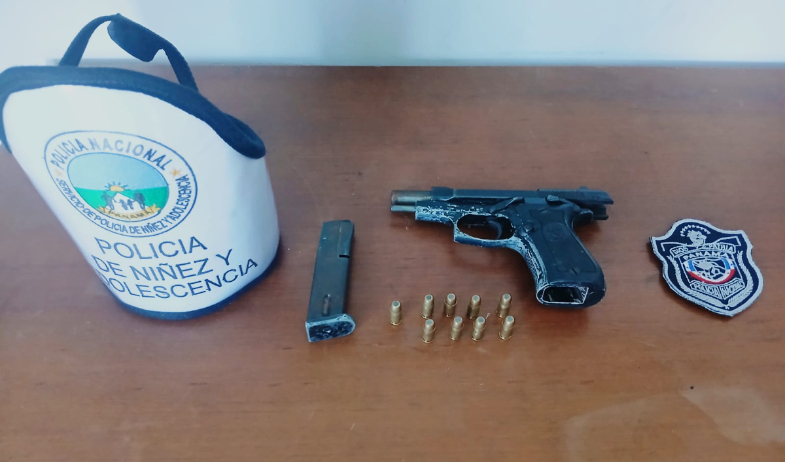 Retienen a menor de edad con un arma de fuego dentro de un centro educativo en Chame 