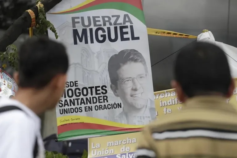 El senador colombiano Uribe Turbay, muestra mejora clínica y comienza la rehabilitación neurológica 
