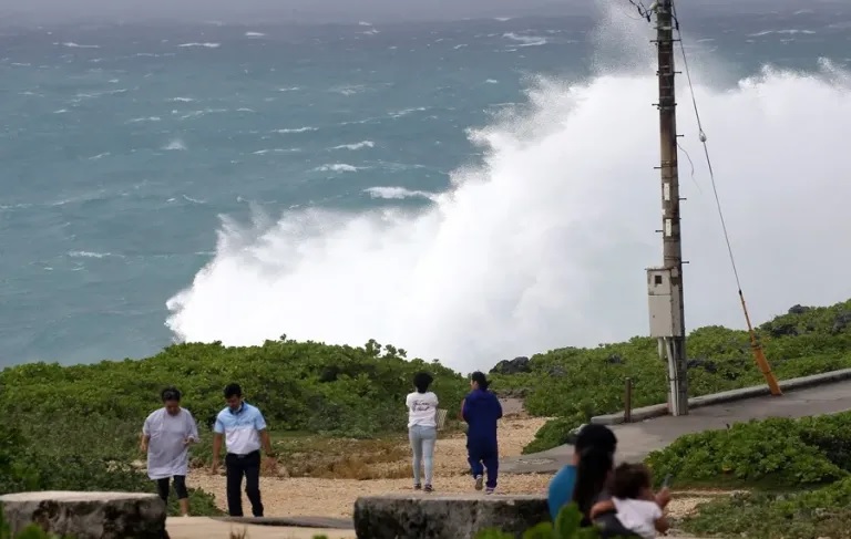 Japón y EE. UU. emiten alertas de tsunami por sismo de 8,7 en la península rusa de Kamchatka 
