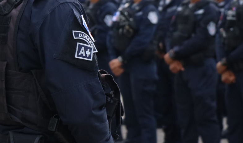 Dos policías aprehendidos por presunta vinculación con drogas y artículos prohibidos  