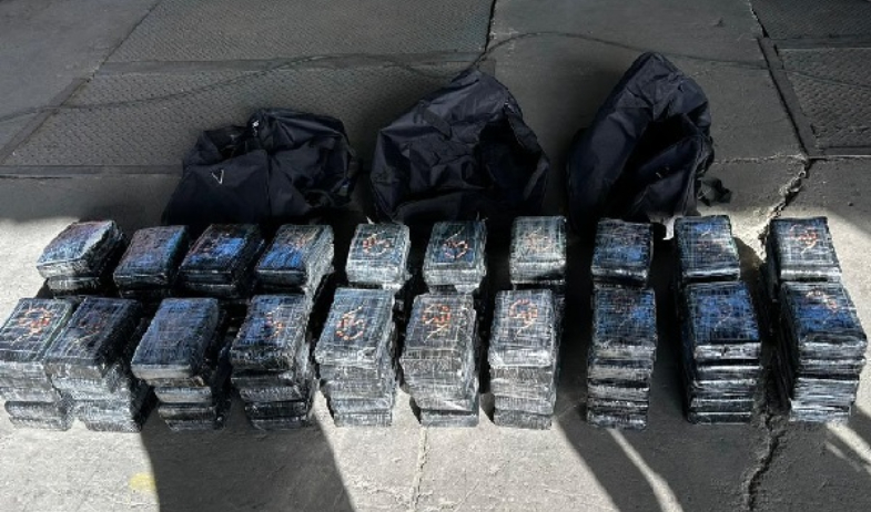 Autoridades panameñas incautan 400 kilos de droga con destino a Marsella, Francia 