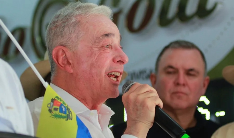 El Tribunal Superior de Bogotá ordena la libertad inmediata del expresidente colombiano Álvaro Uribe 